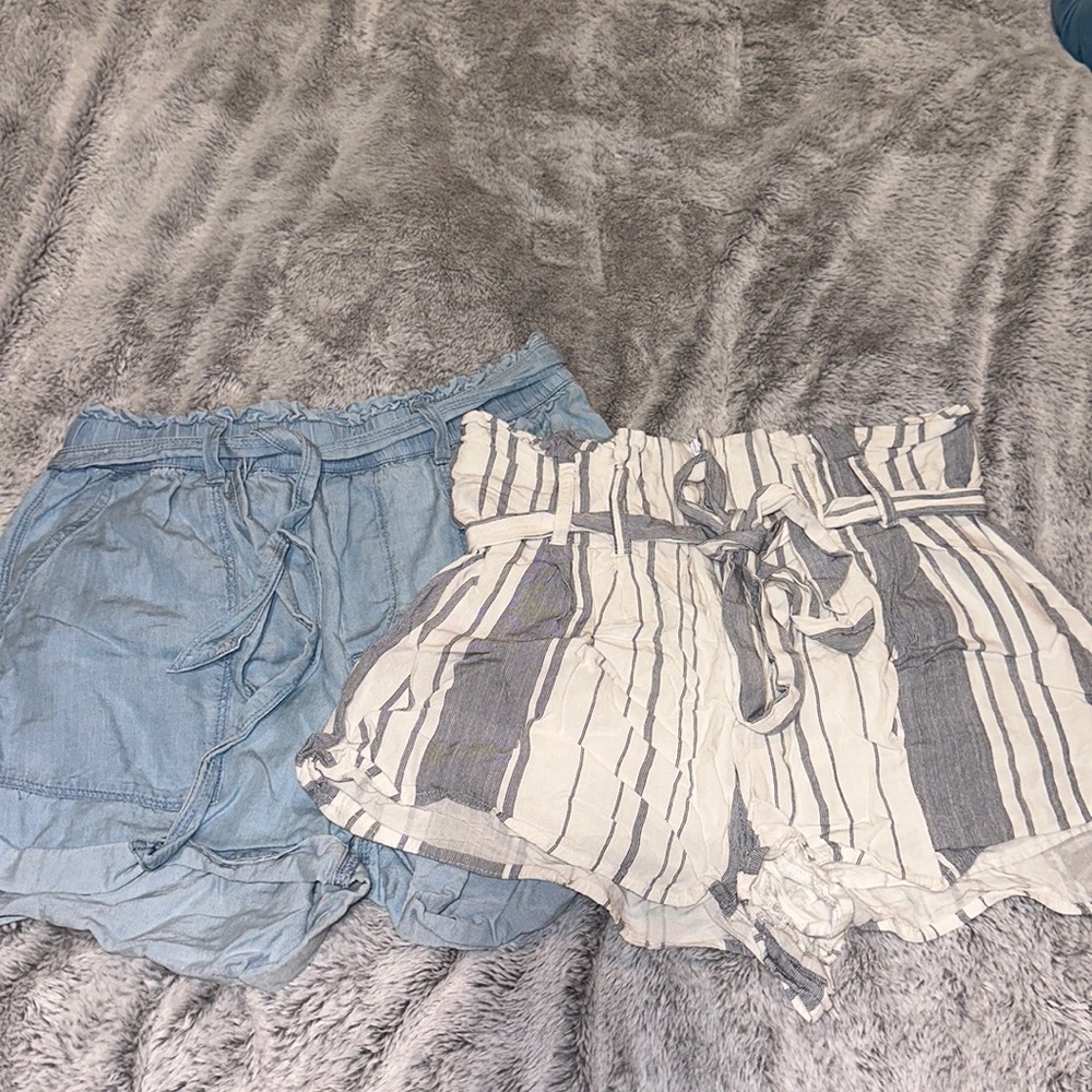 bundle of two flowy shorts with matching belt